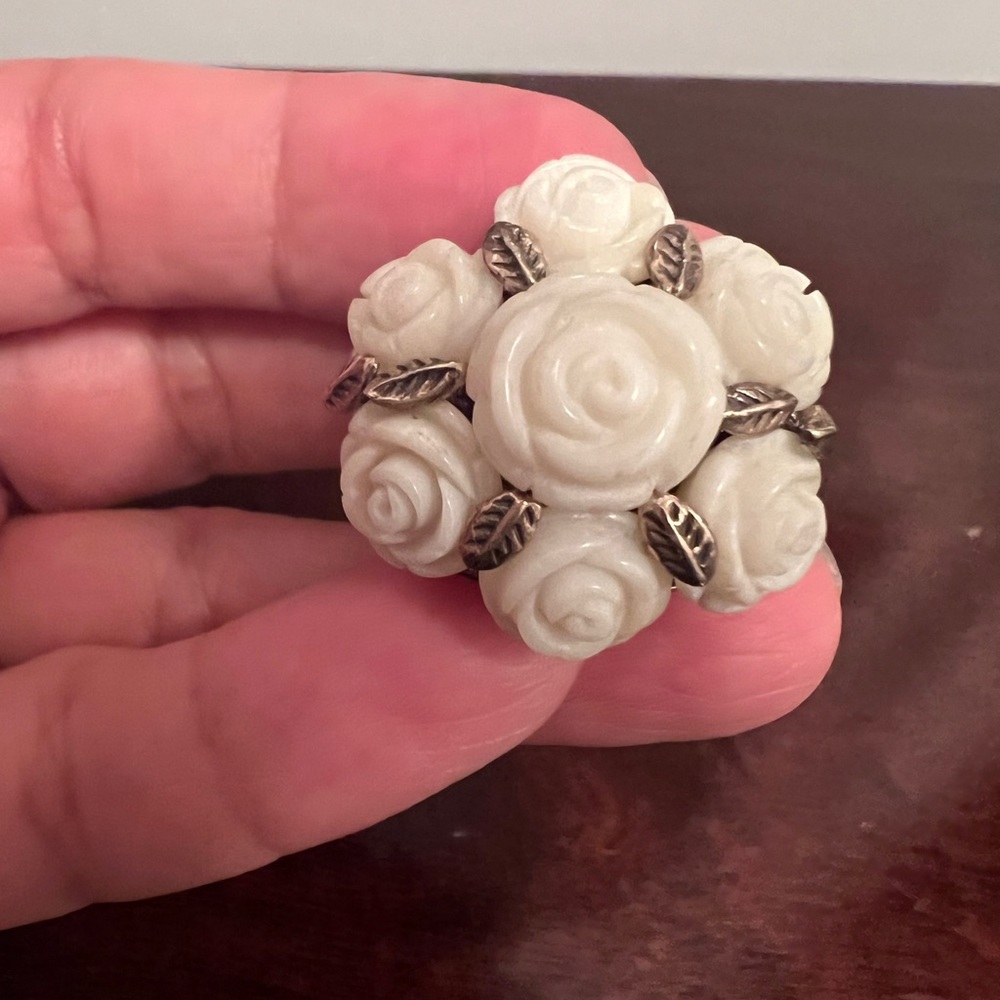 SX sterling silver White coral carved Roses Cluster Ring size 6